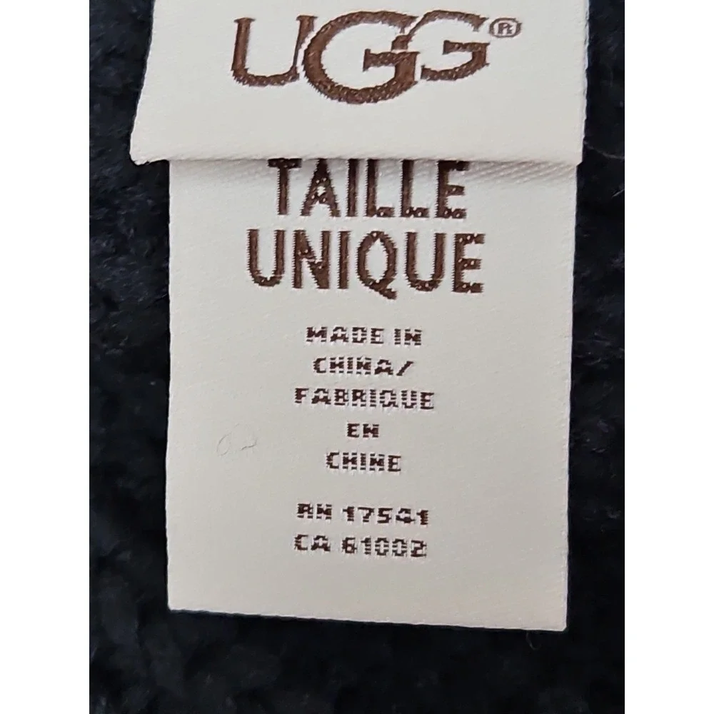 UGG scarf new